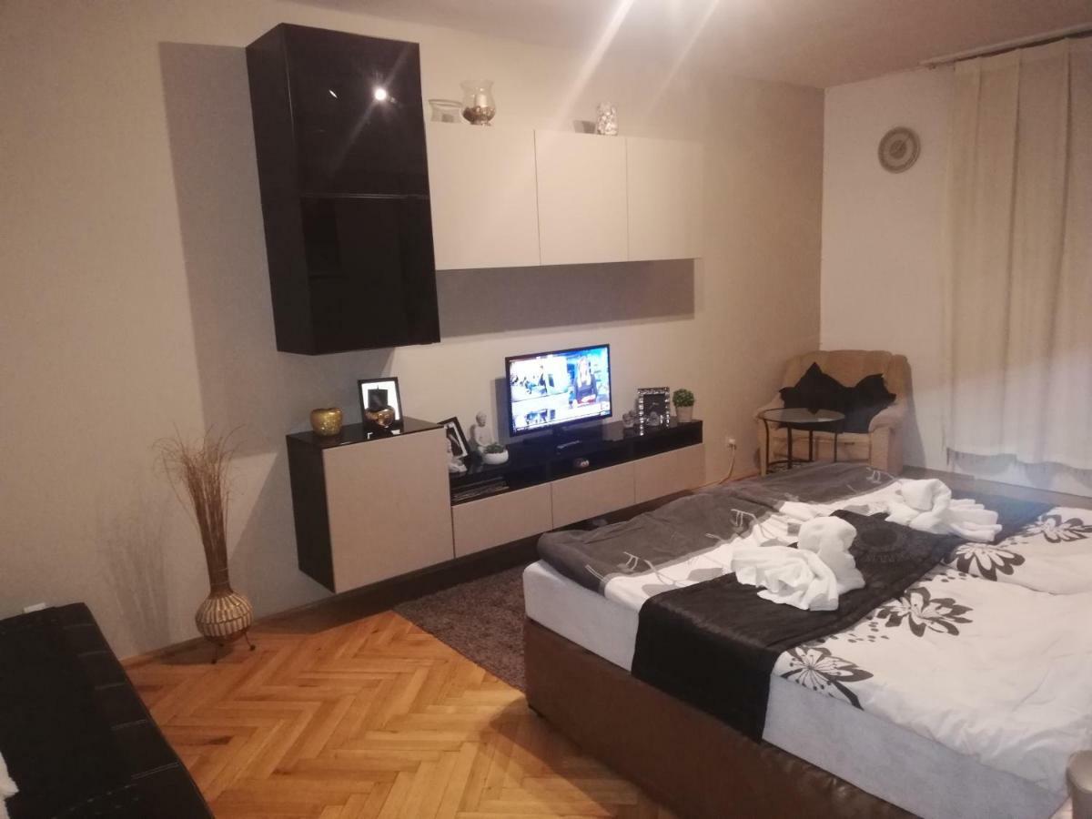 Heni Apartman Nagykanizsa Eksteriør billede